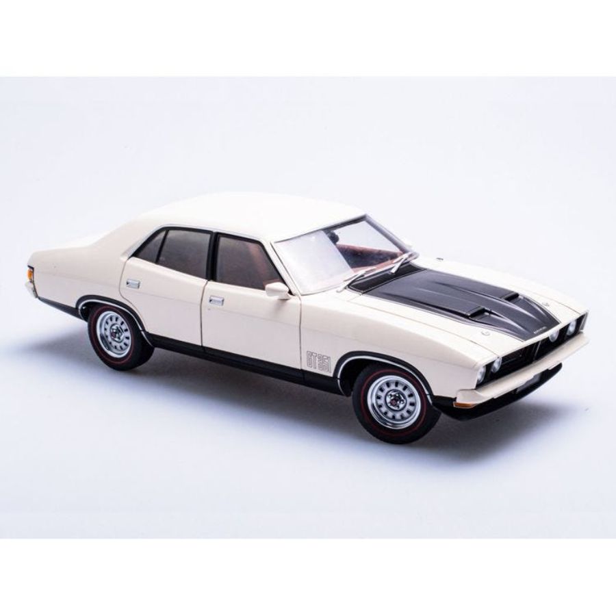 Auto Art Diecast 1:18 Ford XB Falcon GT Sedan Polar White