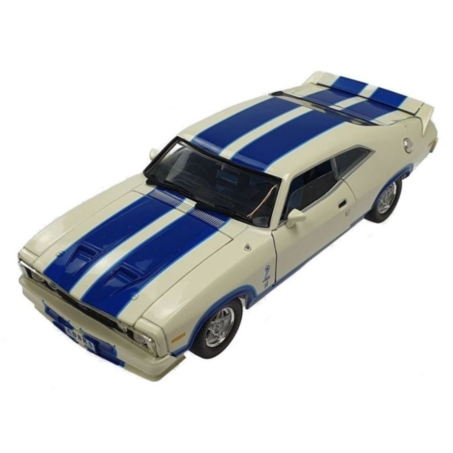 DDA Diecast 1:32 Ford Falcon Opt 96 XC Cobra White With Blue Stripes