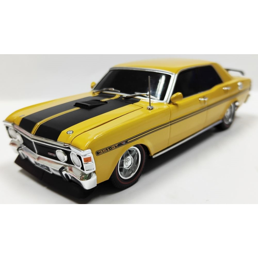 DDA Diecast 1:24 Ford XY GTHO Light Up Yellow Ochre