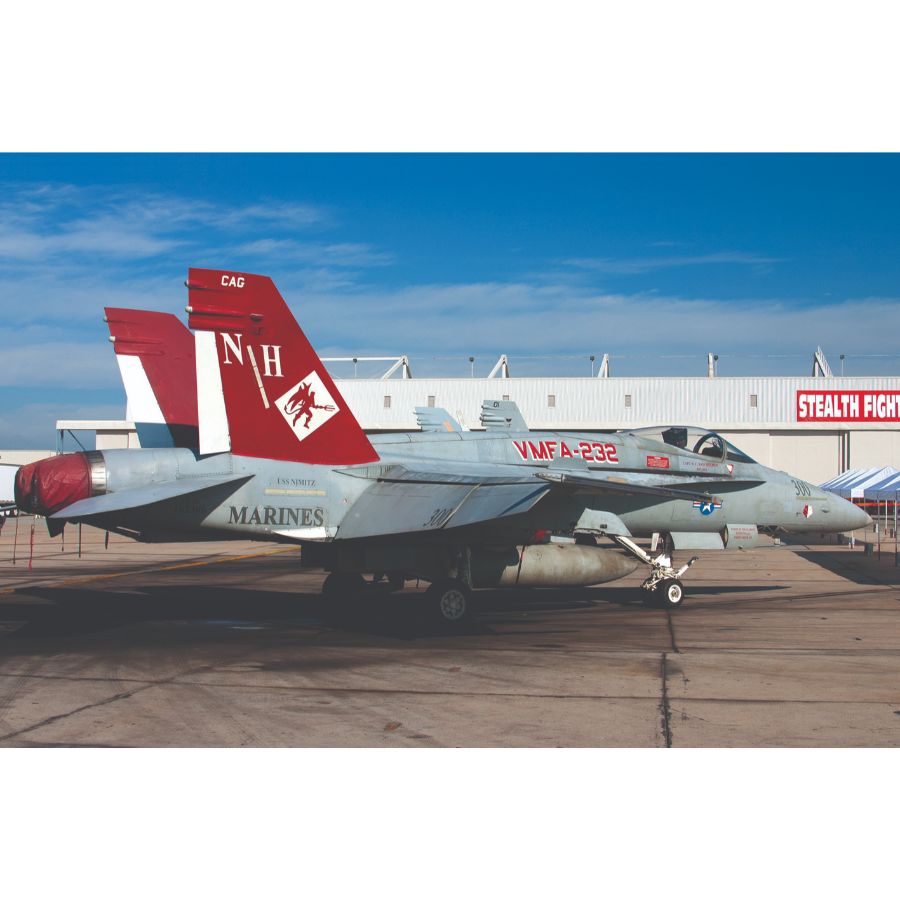 Academy Model Kit 1:32 Aust Decals USMC FA-18A VMFA-232 Red Devils