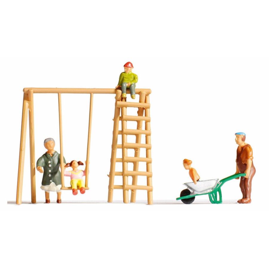 Noch Rail Buildings & People HO-OO Grandparents & Grandchildren