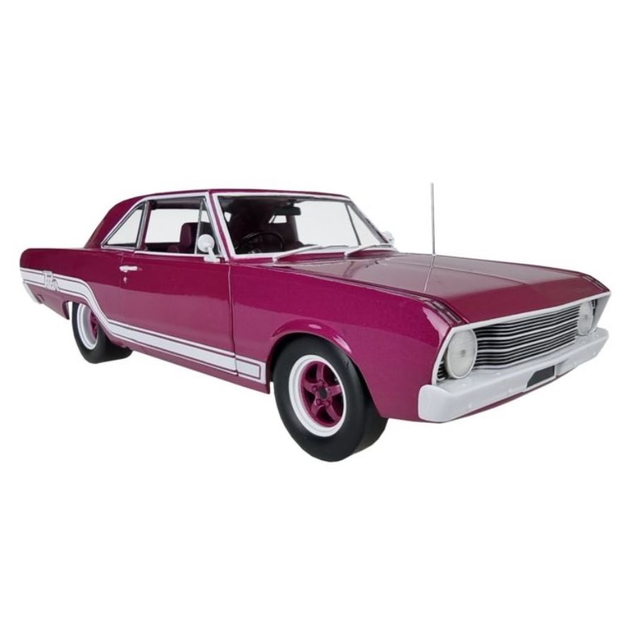 DDA Diecast 1:18 1969 VF Valiant Magenta Metallic
