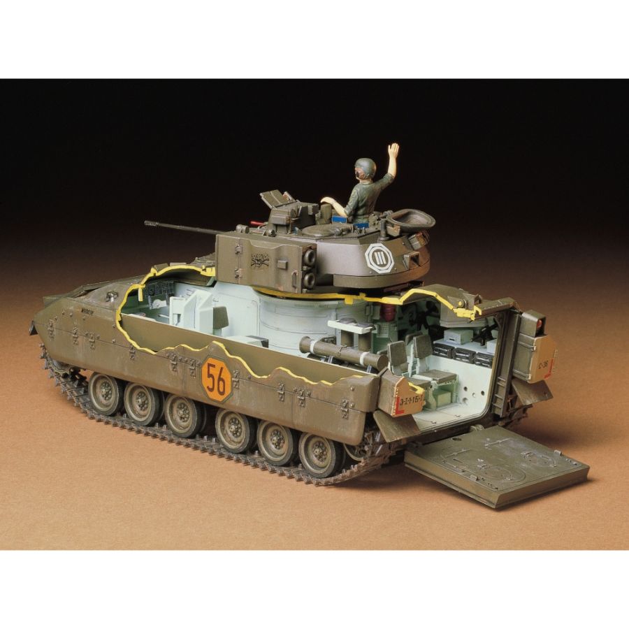 Tamiya Model Kit 1:35 US M2 Bradley IFV
