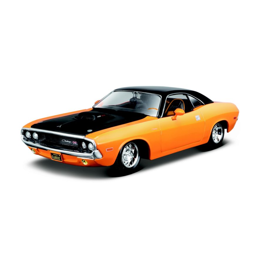 Maisto Diecast 1:24 Design Classic Muscle 1970 Dodge Challenger RT Assorted